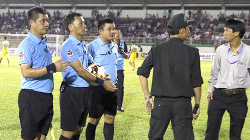 Cựu Còi vàng Dương Mạnh Hùng: 'Trọng tài Việt Nam không yếu'