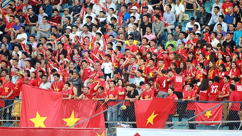 Chủ tịch Hội CĐV bóng đá Việt Nam Trần Hữu Nghĩa: 'Hãy thổi ngọn lửa tình yêu bóng đá cho khán giả'