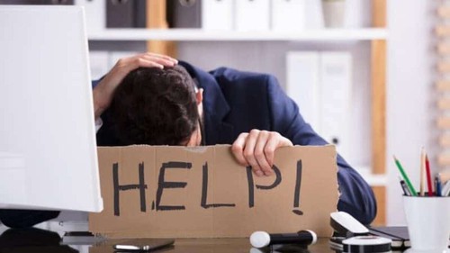 Top những ngành nghề có lượng nhân viên stress đông nhất: Sản xuất vật liệu xây dựng, ngân hàng đứng số 1