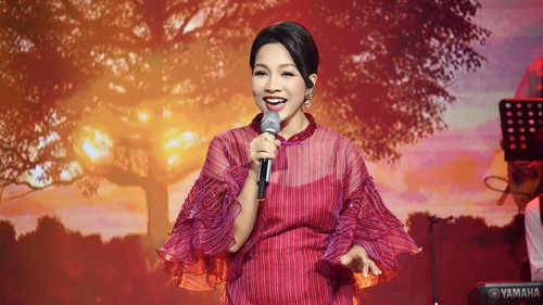 Mỹ Linh hé lộ chuyện tặng đàn cho Anh Quân và lấy được phu quân như ý