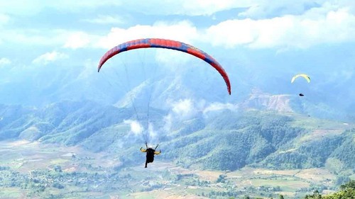 100 phi công tham dự Giải Dù lượn đường trường Putaleng Việt Nam mở rộng