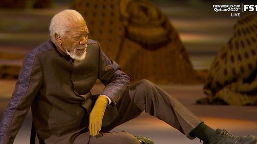 Lý do đau lòng sau đôi găng tay Morgan Freeman mang ở khai mạc World Cup