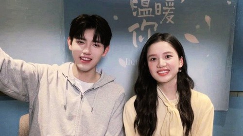 Tái hợp trong buổi quảng bá 'Chiếc bật lửa và váy công chúa', Trần Phi Vũ và Trương Tịnh Nghi khiến fan phấn khích