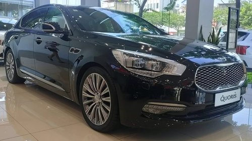 Nằm kho 6 năm, Kia Quoris còn hơn 1,9 tỷ đồng tại Việt Nam: Ngang cỡ Mercedes S-Class, giá C-Class