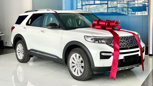 Ford Explorer bị cắt tính năng tại Việt Nam: Khách hàng đổ xô tìm bản cũ, giá giữ nguyên 2,399 tỷ đồng