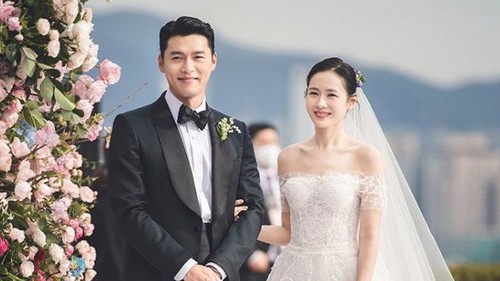 Phản ứng của Hyun Bin lúc Son Ye Jin hạ sinh con trai