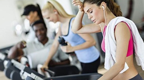 Cô gái 23 tuổi bị sốc phản vệ do tập thể dục quá sức