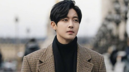 Kim Hyun Joong bị tố kỳ kèo, quỵt tiền cấp dưỡng nuôi con suốt 8 năm