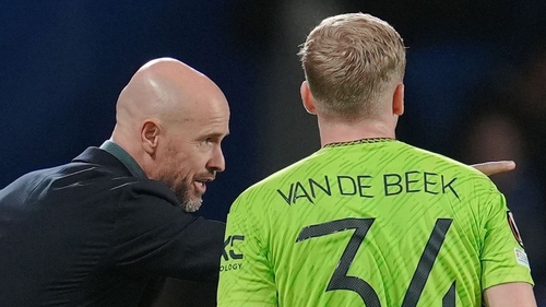 Tin MU 5/11: Ten Hag bênh vực Van de Beek, MU đạt thỏa thuận mua Cody Gakpo