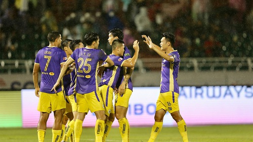 Bóng đá Việt Nam hôm nay: Bình Định vs SLNA (18h00). Hà Nội vs Viettel (19h15)