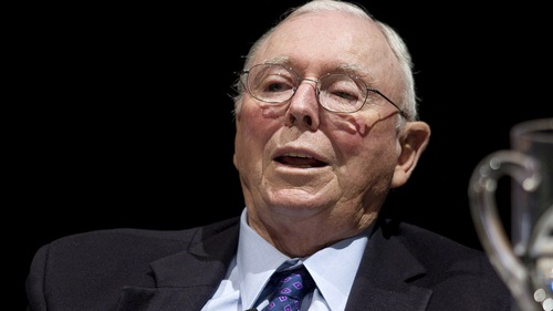 Nhà đầu tư đại tài Charlie Munger: Khi một người sắp giàu có, họ bộc lộ 3 dấu hiệu ‘khác thường’