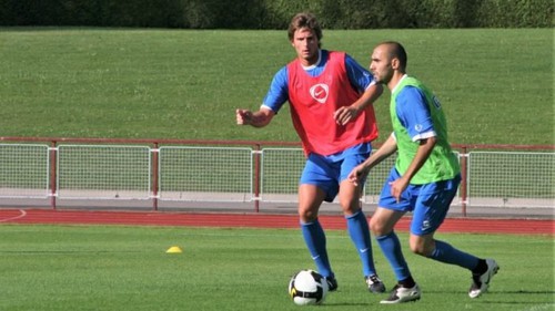 Giroud từng là đồng đội của HLV Ma Rốc