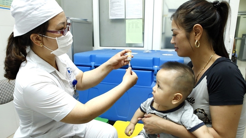 TP HCM đã có vaccine sởi, DPT và vitamin A miễn phí cho trẻ