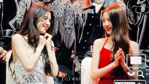 Khung hình hot nhất AAA: Han So Hee đẹp phát sáng nhưng cũng phải phản ứng như thế này trước Jang Won Young