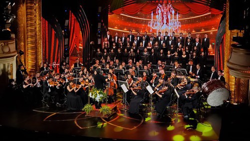 'Hanoi Concert 2023' cùng Nhạc trưởng Honna Tetsuji, ca sĩ Phạm Thu Hà... chào năm mới