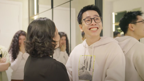 Osad khóc khi thấy mẹ, lần đầu kể về chuyện mua nhà trước 25 tuổi