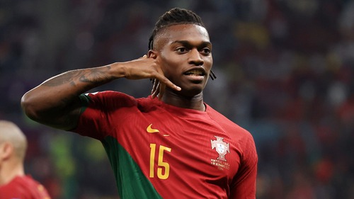 Milan khó giữ Rafael Leao