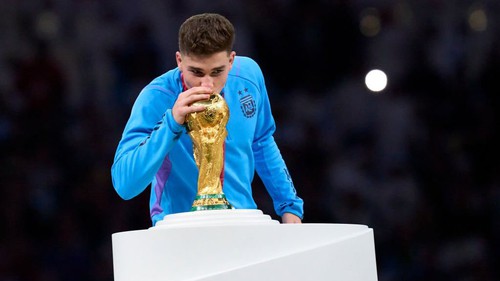 Tiên tri Julian Alvarez vô địch World Cup, Guardiola nói gì?