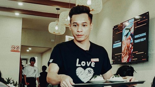 Độ Mixi choáng ngợp khi gặp khách hàng: Cháu chưa nổi tiếng, chưa kinh doanh nhiều nên cô góp ý thế!