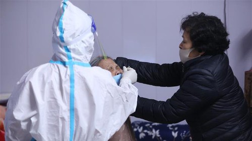 Chỉ còn 71 ca mắc Covid-19 mới trong ngày 25/12; cảnh báo về sự lưu hành hơn 500 biến thể phụ của Omicron