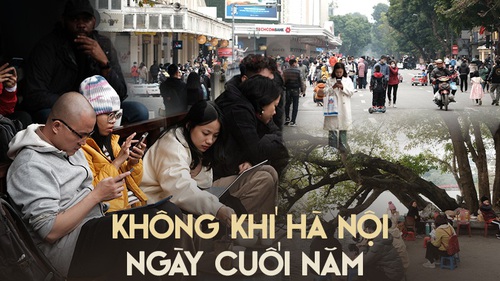 Hà Nội: Người người rủ nhau lên phố tận hưởng không khí ngày cuối năm, cà phê vỉa hè cũng kín khách ngồi 