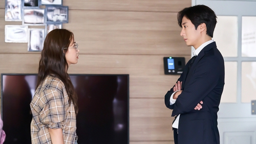 'Good Job' của Yuri SNSD bất ngờ lọt Top chương trình của Netflix