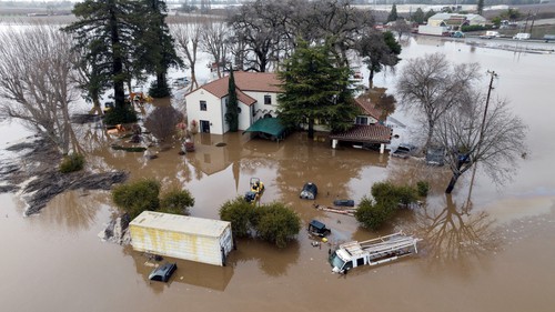 Tổng thống Mỹ tuyên bố tình trạng khẩn cấp đối với bang California
