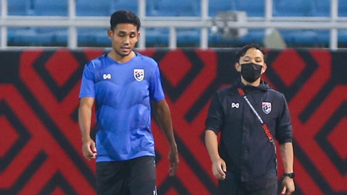 Dangda tập riêng, Theerathon tươi cười trước ngày đấu Việt Nam