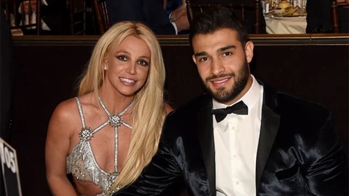 Britney Spears lên tiếng sau clip kích động tại nhà hàng