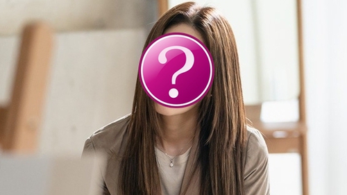 Mỹ nhân Hàn bị đuổi khỏi đoàn phim vì đánh đạo diễn, khán giả ra sức bênh vực nhưng nhà đài vẫn quyết tìm người thế vai