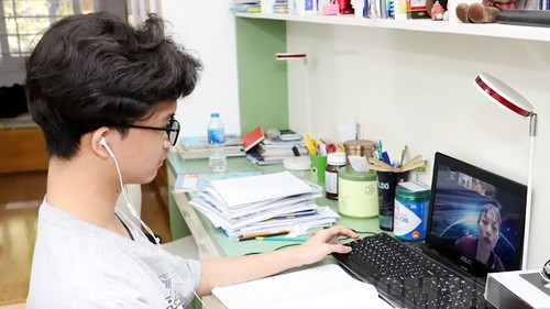 Không được nghỉ ngơi, học sinh cuối cấp học xuyên Tết để ôn thi