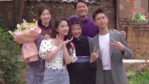 'Đi đến nơi có gió': Cảnh sui gia 2 nhà Lý Hiện - Lưu Diệc Phi gặp nhau, nam nữ chính quá đẹp đôi