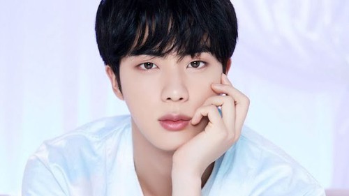 BIGHIT lần đầu tiên tiết lộ về Jin BTS kể từ sau khi nhập ngũ