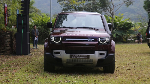 Land Rover Defender 130 giá từ 5,989 tỷ đồng tại Việt Nam: Hàng ghế 3 rộng thênh thang