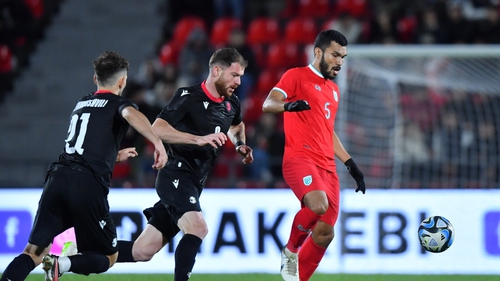 Thái Lan thua 8 bàn lịch sử, ông Polking buồn hơn HLV Troussier