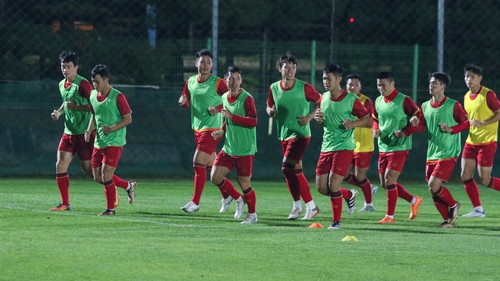 Quang Hải chắc chắn lỡ trận gặp Hàn Quốc, đội tuyển Việt Nam tập nhẹ tại Hàn Quốc