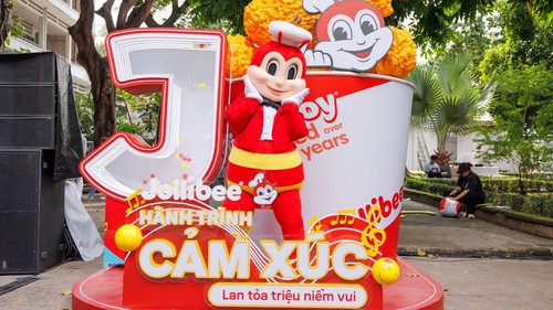 Hành trình cảm xúc: Jollibee có mặt ở 20 trường đại học mùa tựu trường