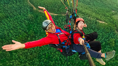 Bay dù lượn ngay tại Hà Nội, ngắm cảnh đẹp với tầm nhìn "triệu đô"