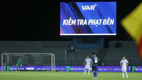 V League và giải hạng Nhất nóng ngay từ chặng mở màn