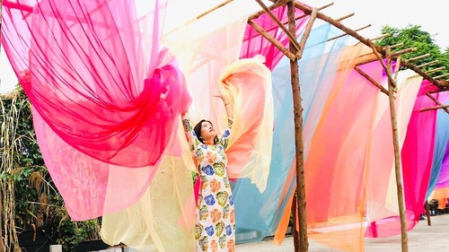 Lụa Vạn Phúc khoe sắc tại lễ hội văn hóa, du lịch làng nghề