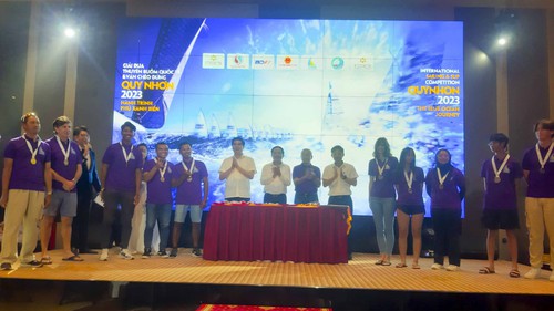 Bế mạc giải đua thuyền buồm Quốc tế và ván chèo đứng Quy Nhơn năm 2023