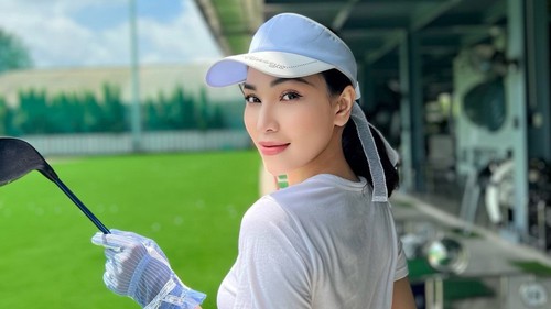 Quỳnh Thư tổ chức giải golf mừng sinh nhật