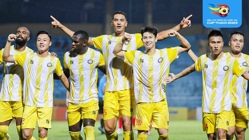 Thất sủng ở Bình Dương, 'Vua phá lưới' V-League khẳng định mình ở xứ Thanh, khiến CAHN FC nếm trái đắng sớm