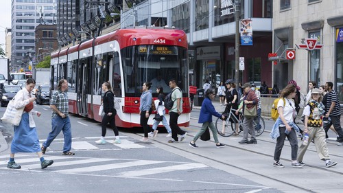 Canada cần tăng thêm người nhập cư để ổn định kinh tế