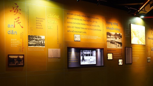 Khai mạc trưng bày 'Châu bản triều Nguyễn - Ký ức một triều đại'