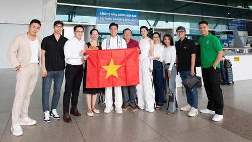 MC Quốc Trí bay hơn 40 tiếng dự thi Mister Tourism World 2023