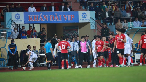 HLV Gong và Văn Kiên đối mặt với phạt nguội, án phạt có thể có trong hôm nay