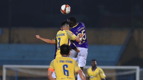 Bình luận viên Quang Huy: 'Bức tranh” V-League có những gam màu sáng'