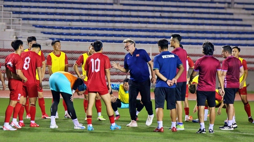 CĐV hoang mang vì ĐT Việt Nam gặp vấn đề lớn ngay trước thềm giải châu Á