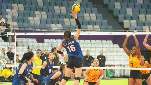 Như Quỳnh, Tú Linh giữ vững phong độ, bóng chuyền nữ Việt Nam thi đấu giằng co với đại diện Brazil